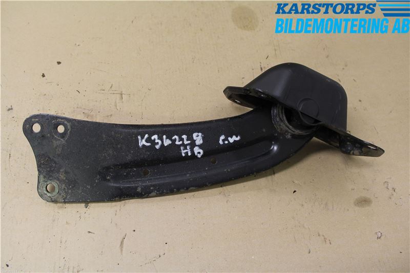 Volkswagen VW PASSAT 05-11 Bärarm Bak Höger