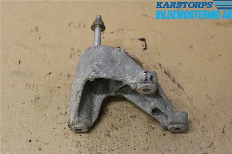 Saab 9-5 -05 Motorfäste