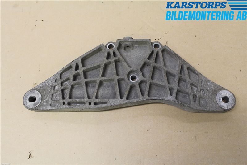 Audi A4/S4 05-07 Bakram-Fästbalk