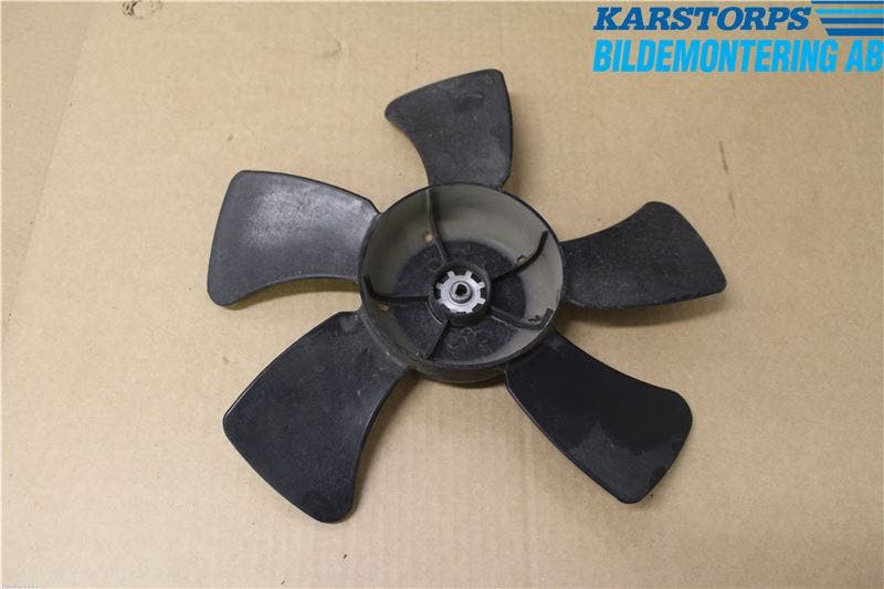 Mitsubishi OUTLANDER 01-07 Kylfläkt-Vinge