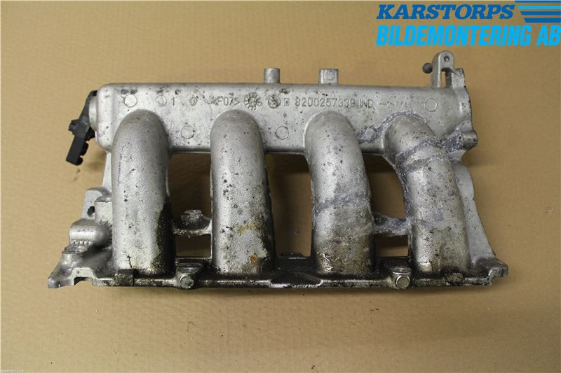 Renault LAGUNA II  01-05 Grenrör Insug