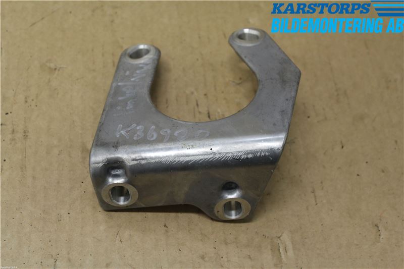 Volvo XC70 14-16 Växellådsfäste