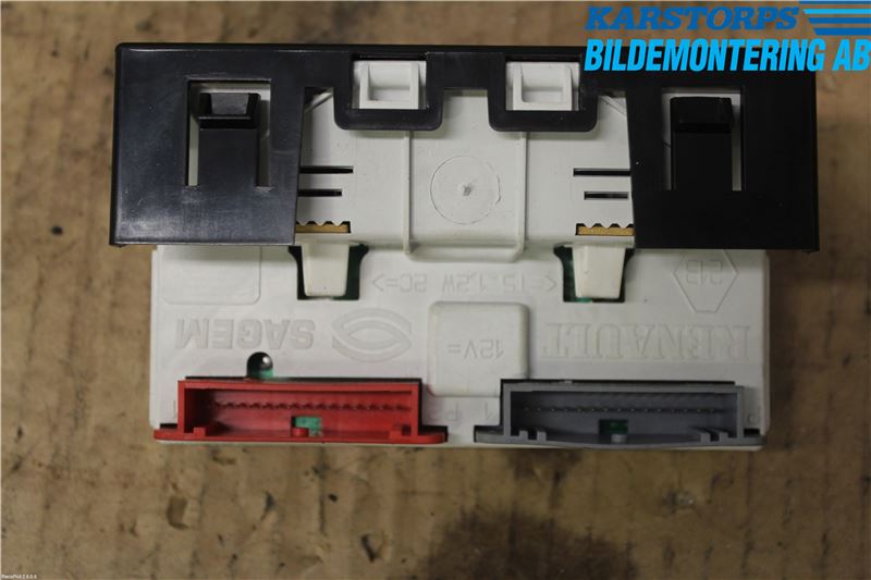 Renault LAGUNA II  01-05 Instrument Klocka