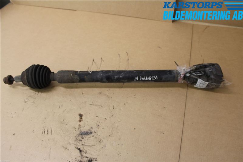 Volkswagen VW PASSAT 05-11 Drivaxel Fram Höger