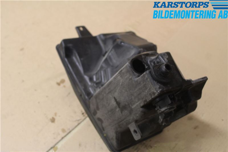 Mazda 6 02-08 Spolartank Vindruta-Strål