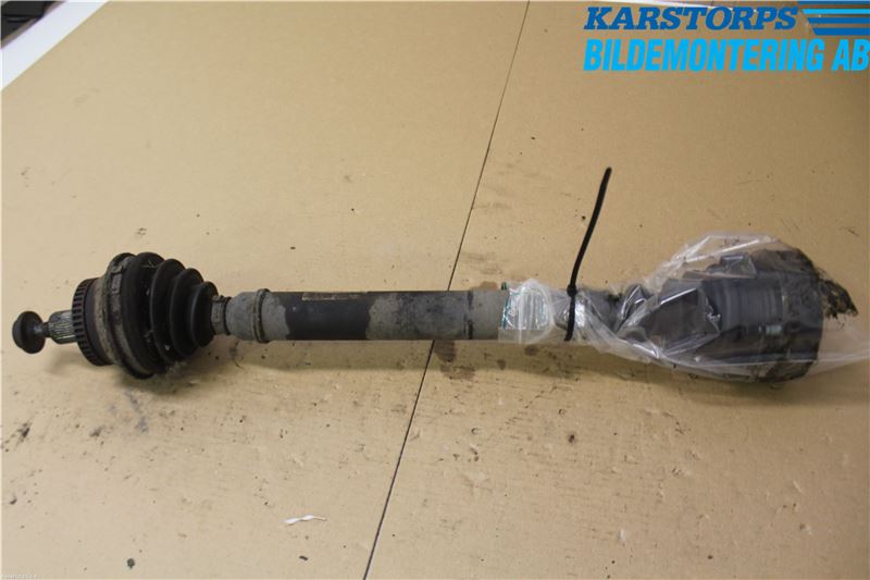 Audi A6/S6     97-05 Drivaxel Fram Höger