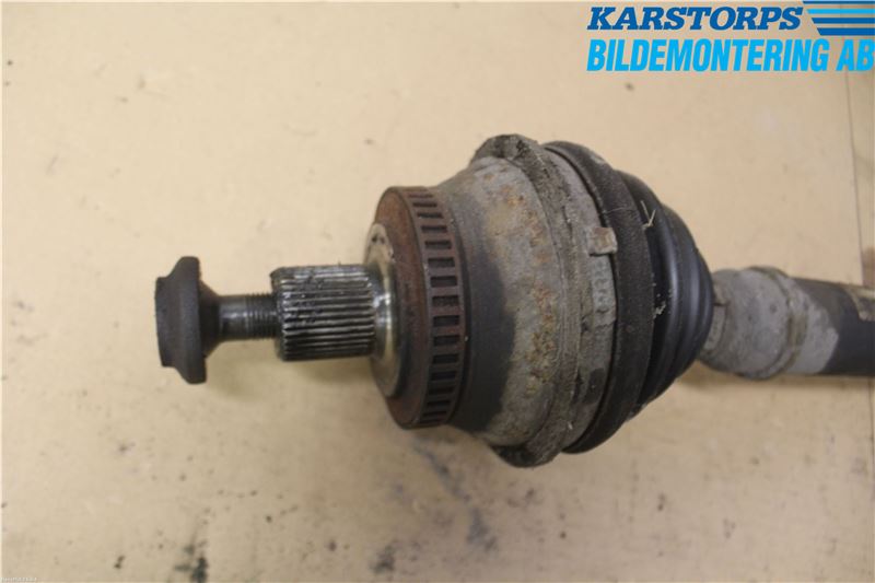 Audi A6/S6     97-05 Drivaxel Fram Höger