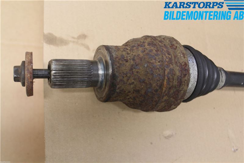 Volvo XC70 05-07 Drivaxel Bak Vänster