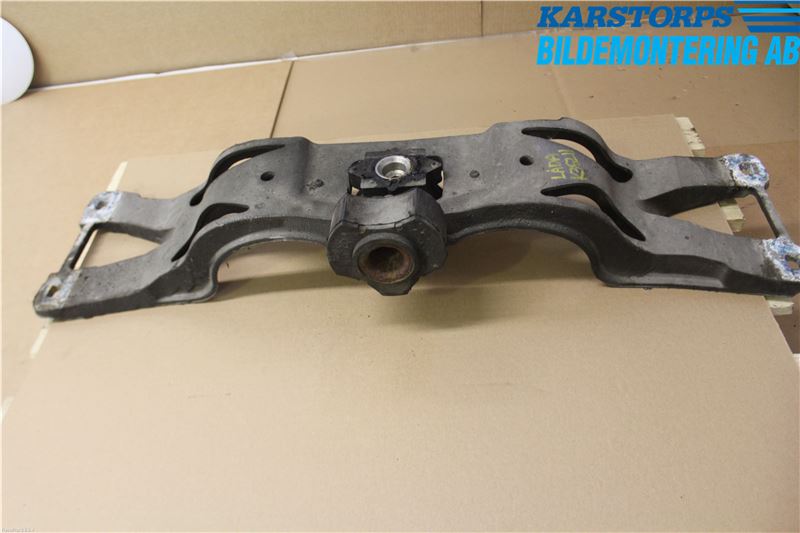 Jaguar XJ X308        98-02 Växellådsbalk