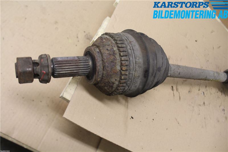 Chrysler CHR VOYAGER     01-04 Drivaxel Fram Höger