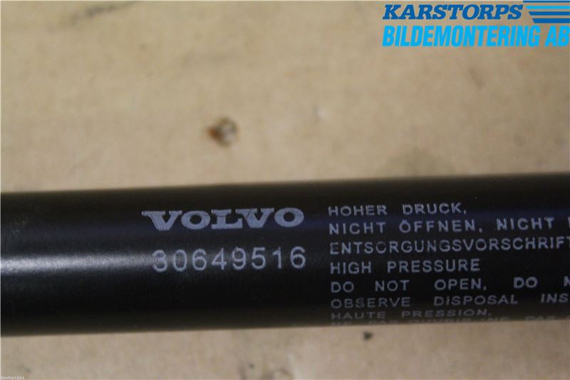 Volvo XC70 14-16 Gasfjäder Motorhuv