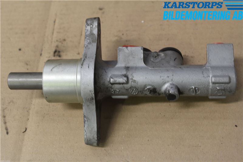 Volkswagen VW CADDY      04-10 Broms Huvudcylinder