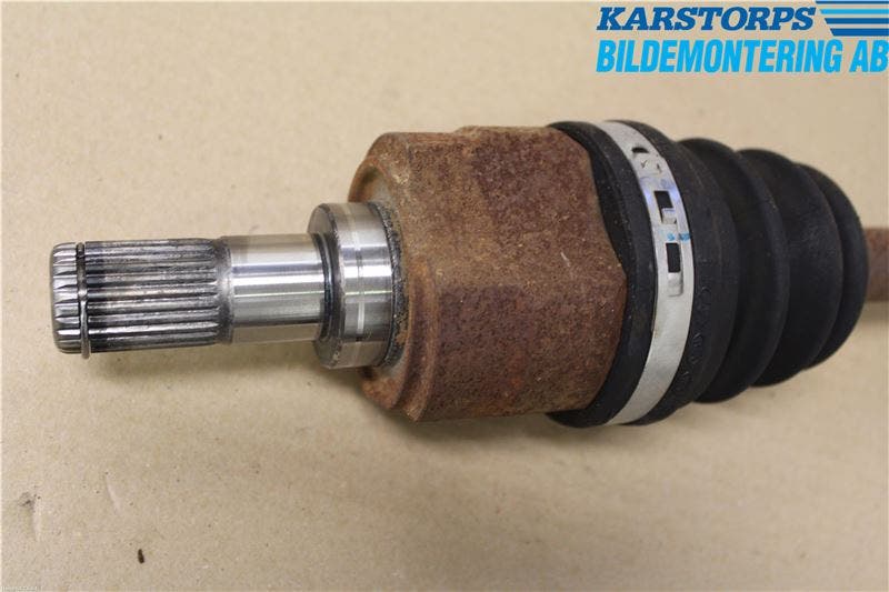 Kia VENGA 10-19 Drivaxel Fram Höger