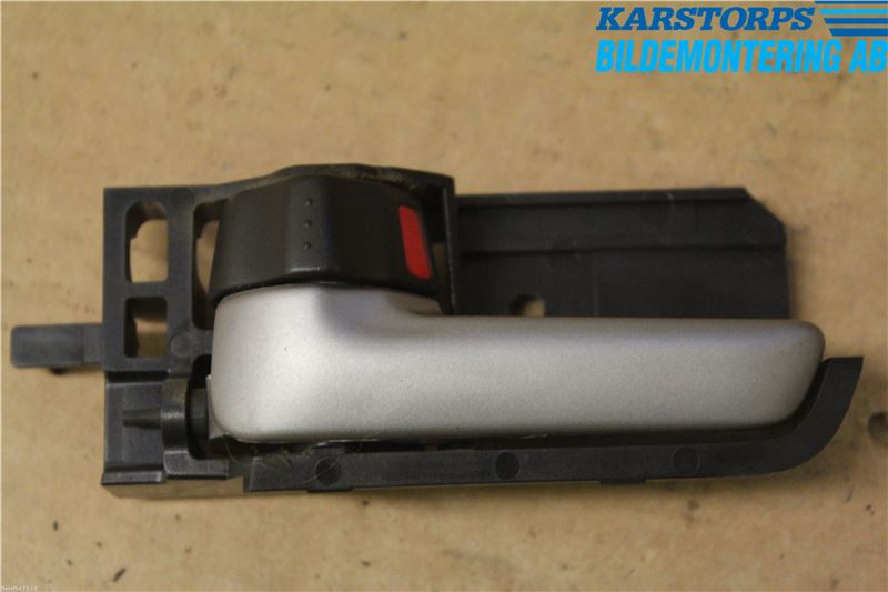 Suzuki SX4 06-09 Dörrhandtag Inre Vä