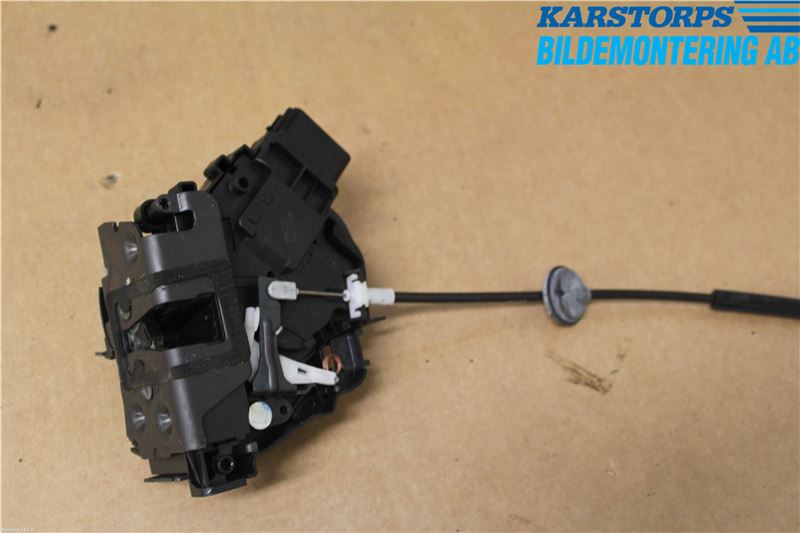 Ford FOCUS     04-07 Låskista-Dörrlås