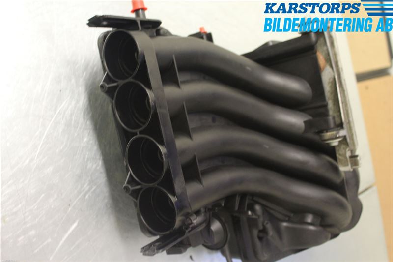 Seat TOLEDO 1M   99-04 Grenrör Insug