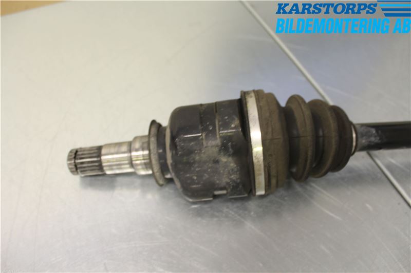 Toyota COROLLA VERSO 02-04 Drivaxel Fram Höger