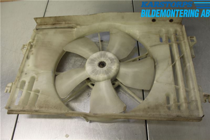 Toyota COROLLA VERSO 02-04 Kylfläkt El