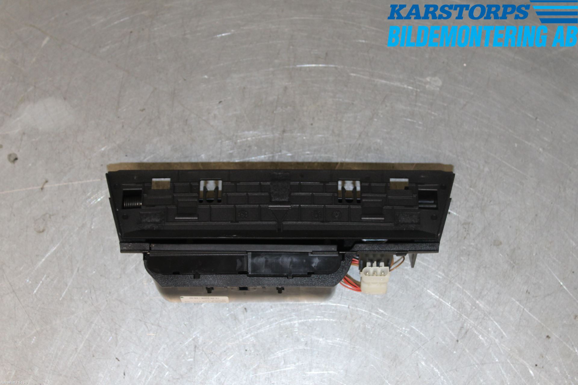 BMW 7 F01/02/03/04 09-15 Instrumentbräda Förvaringsfack