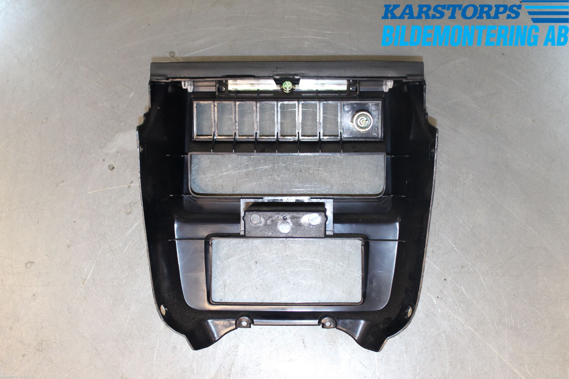 Volvo 240 88-93 Instrumentkonsoll Mitt