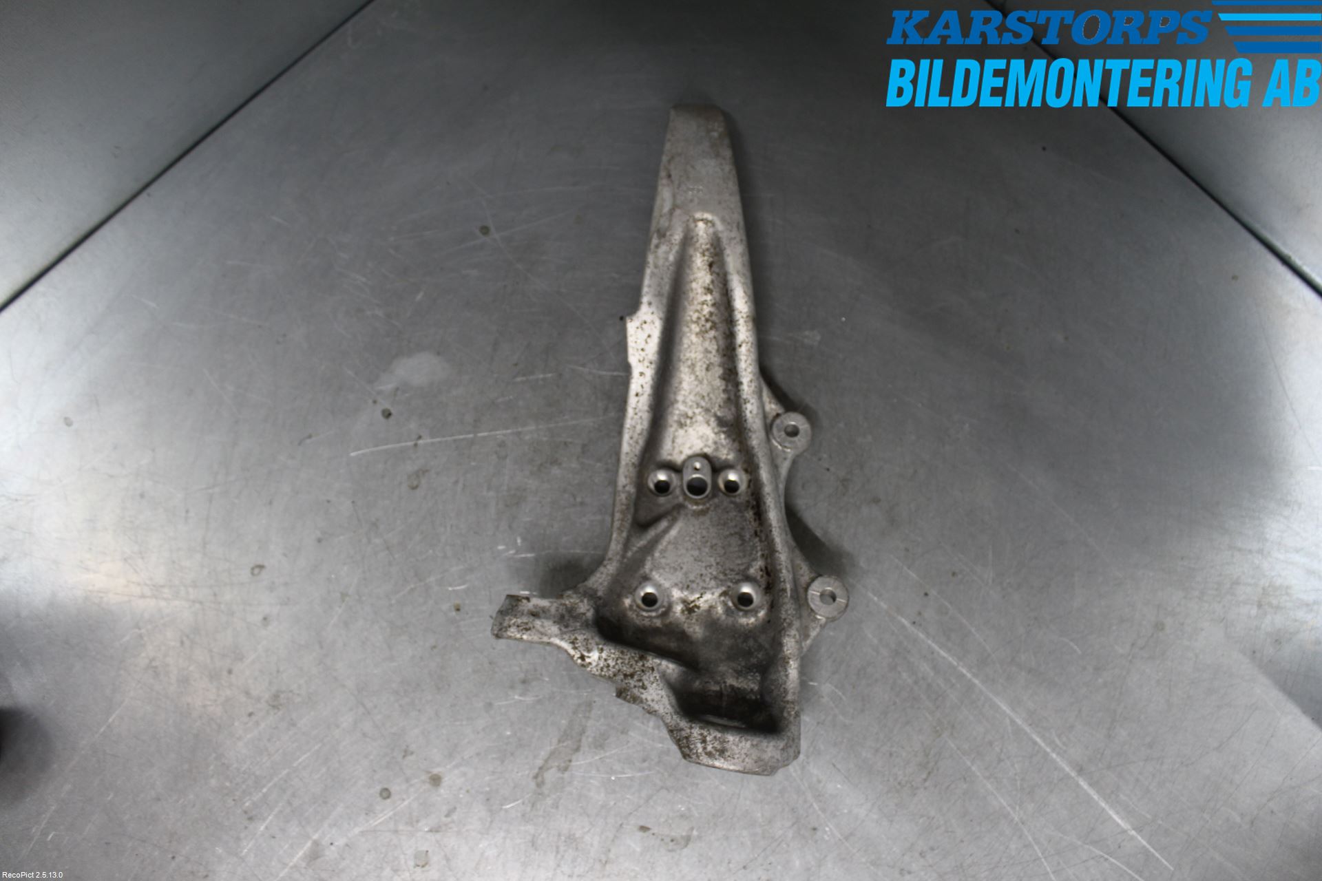 BMW 5 F10/F11/F18 09-17 Styrspindel Lagerhus Hö
