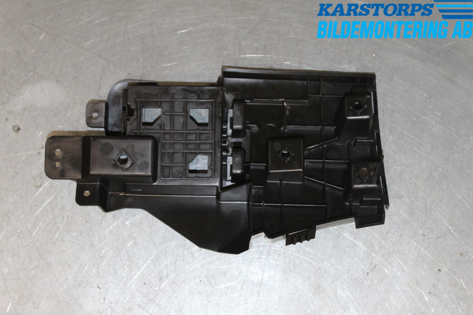 Volvo V60 14-18 Stötfångarfäste Bak Hö