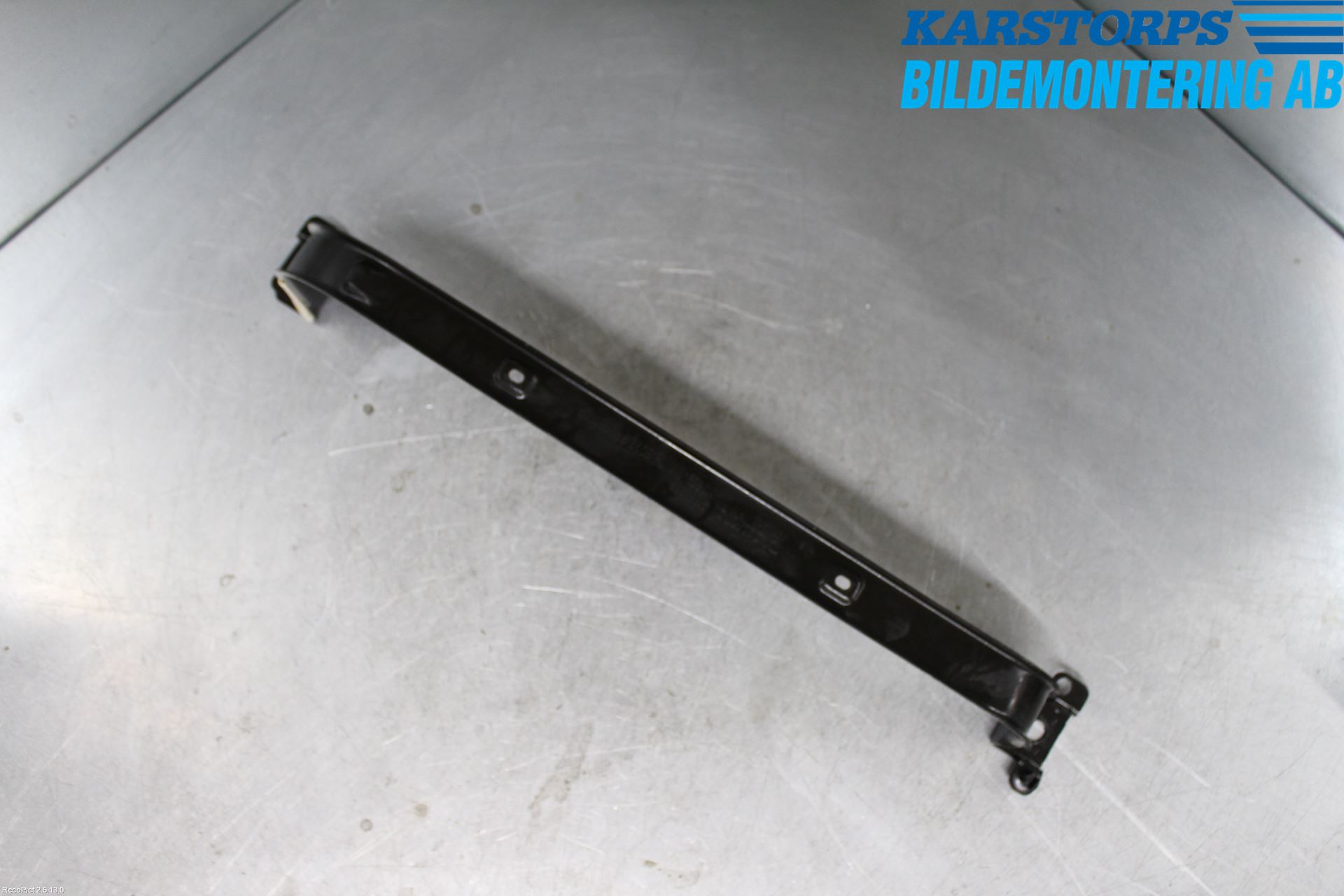 Volvo XC70 14-16 Bränsletanksband