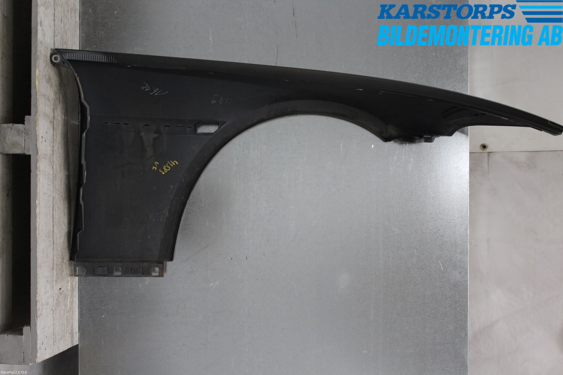 BMW 6 E63/64    02-10 Skärm Fram Vänster