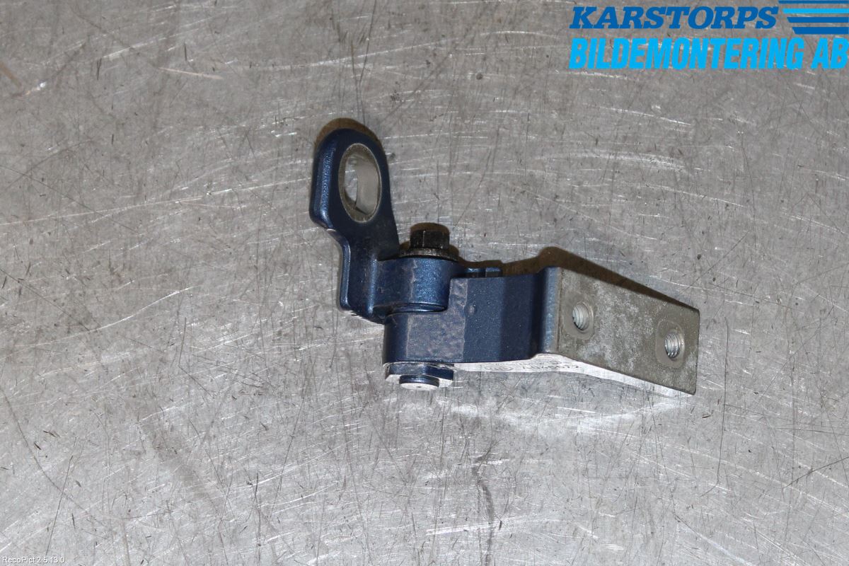 Volvo V40 12-19 Dörrgångjärn