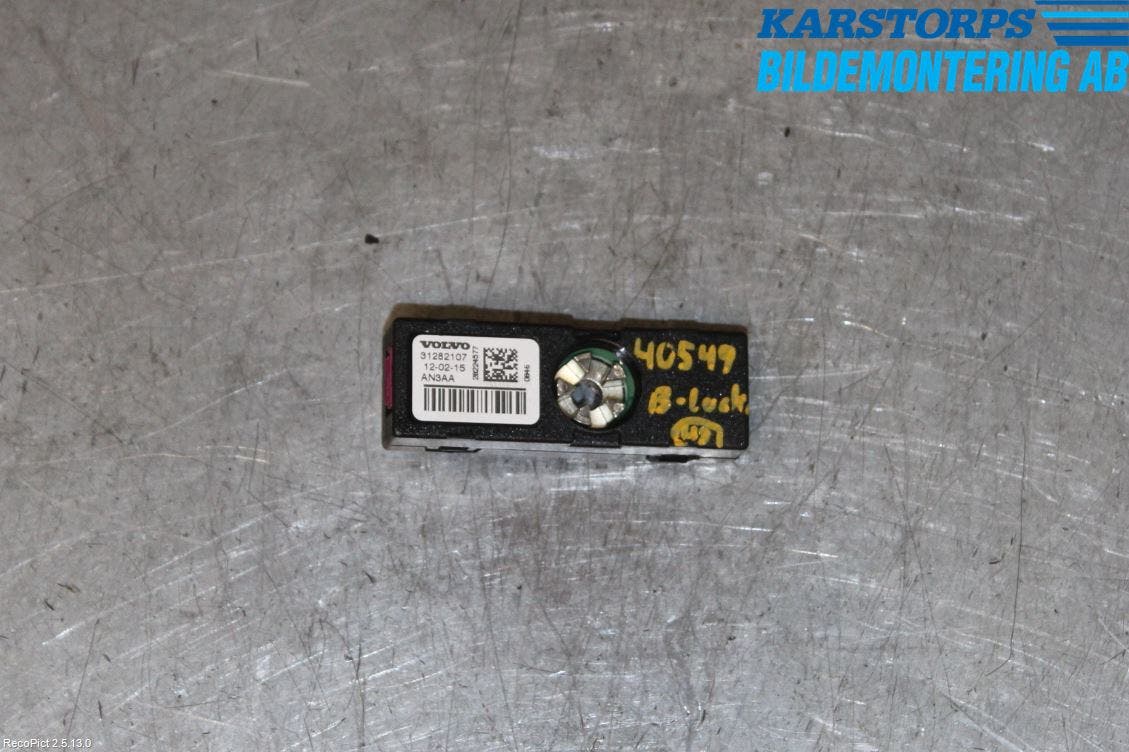 Volvo V40 12-19 Antennförstärkare