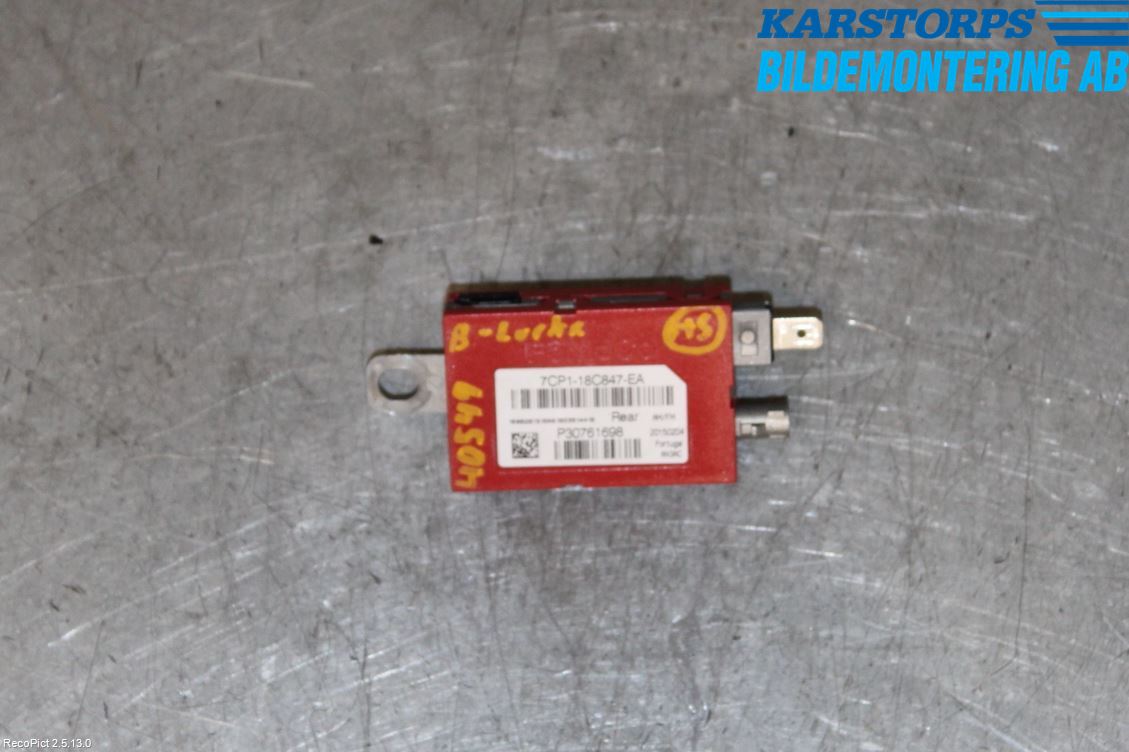 Volvo V40 12-19 Antennförstärkare