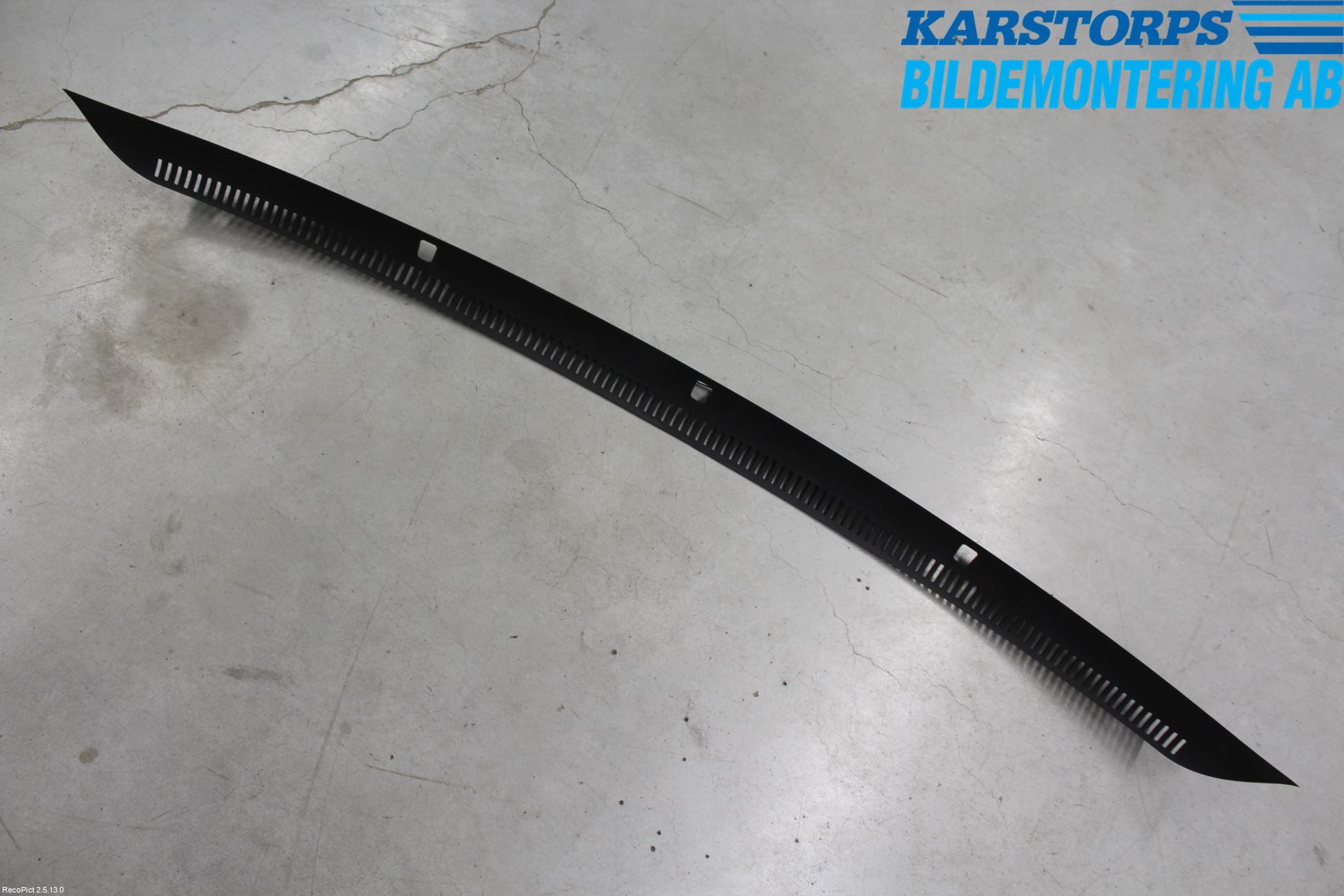 Volvo XC60 14-17 Torpedplåt-Torpedplast