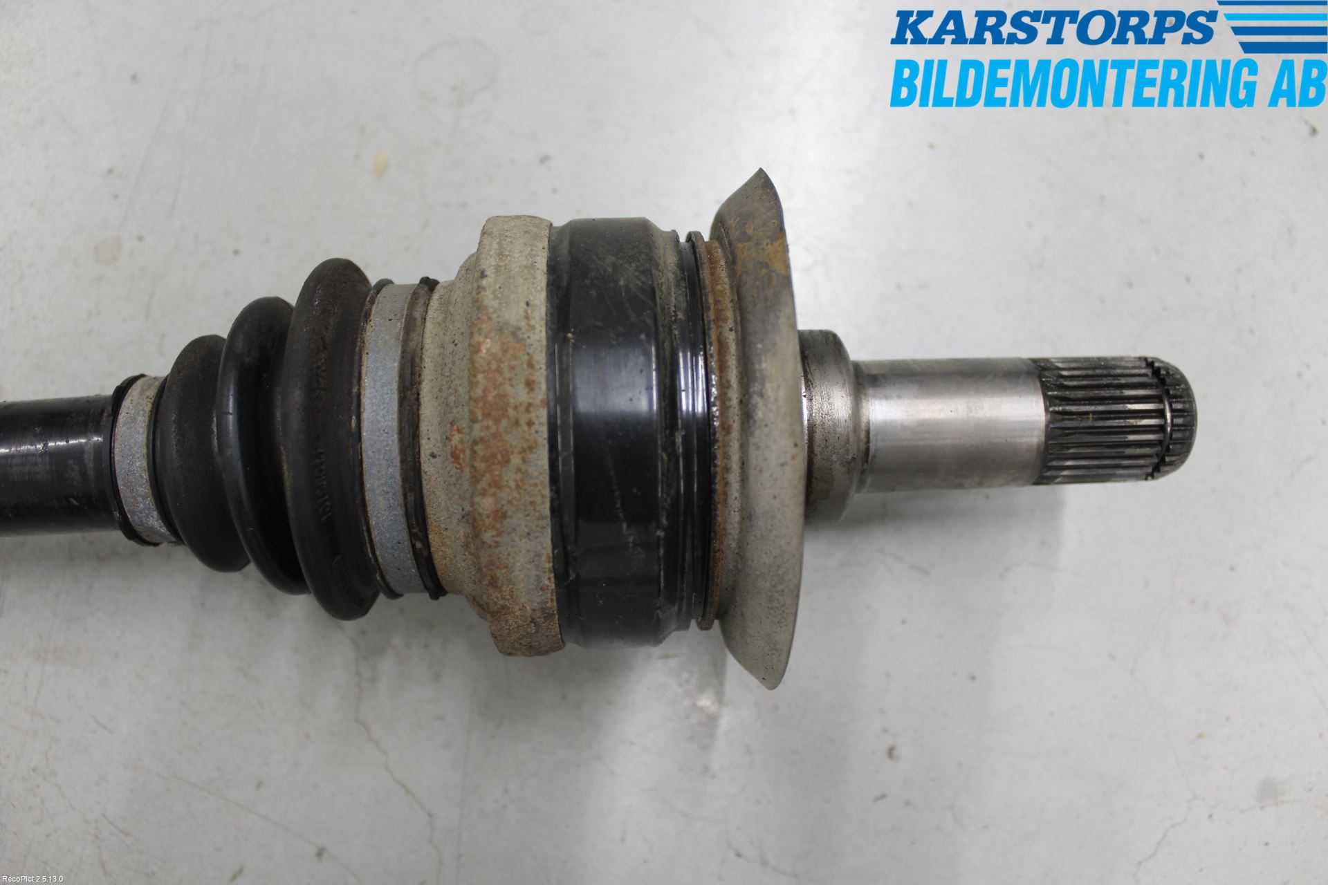 BMW 5 F10/F11/F18 09-17 Drivaxel Bak Vänster