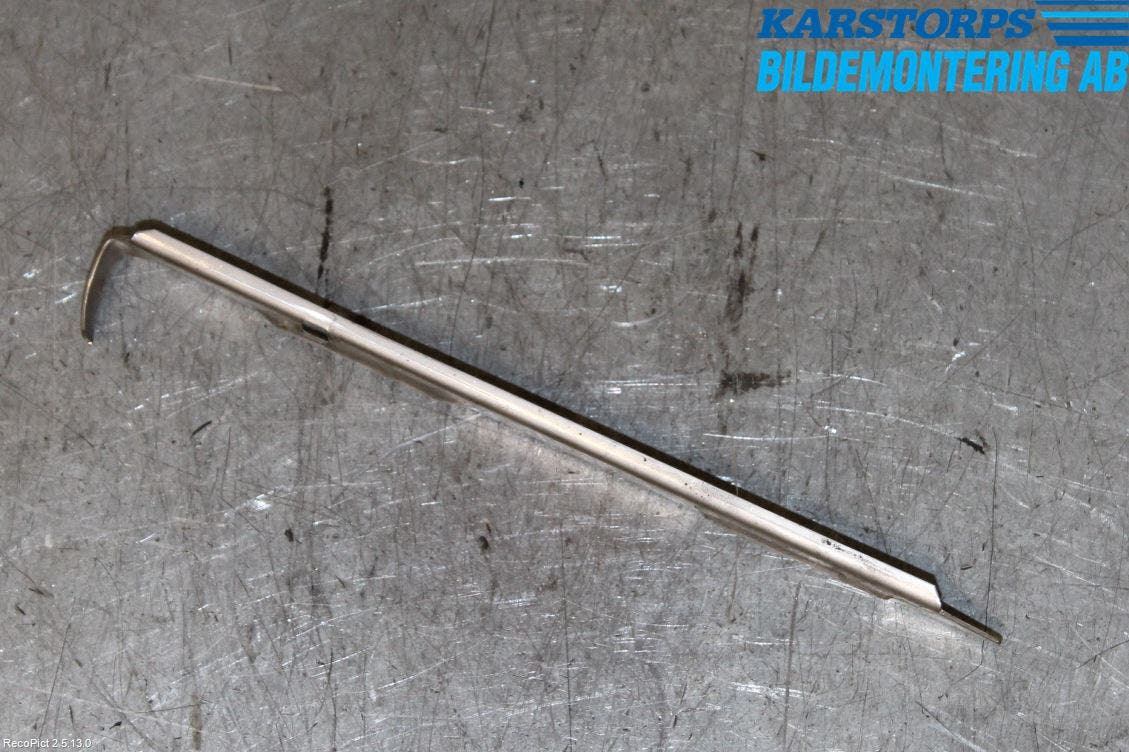 Volvo V70 08-13 Strålkast Fästsarg