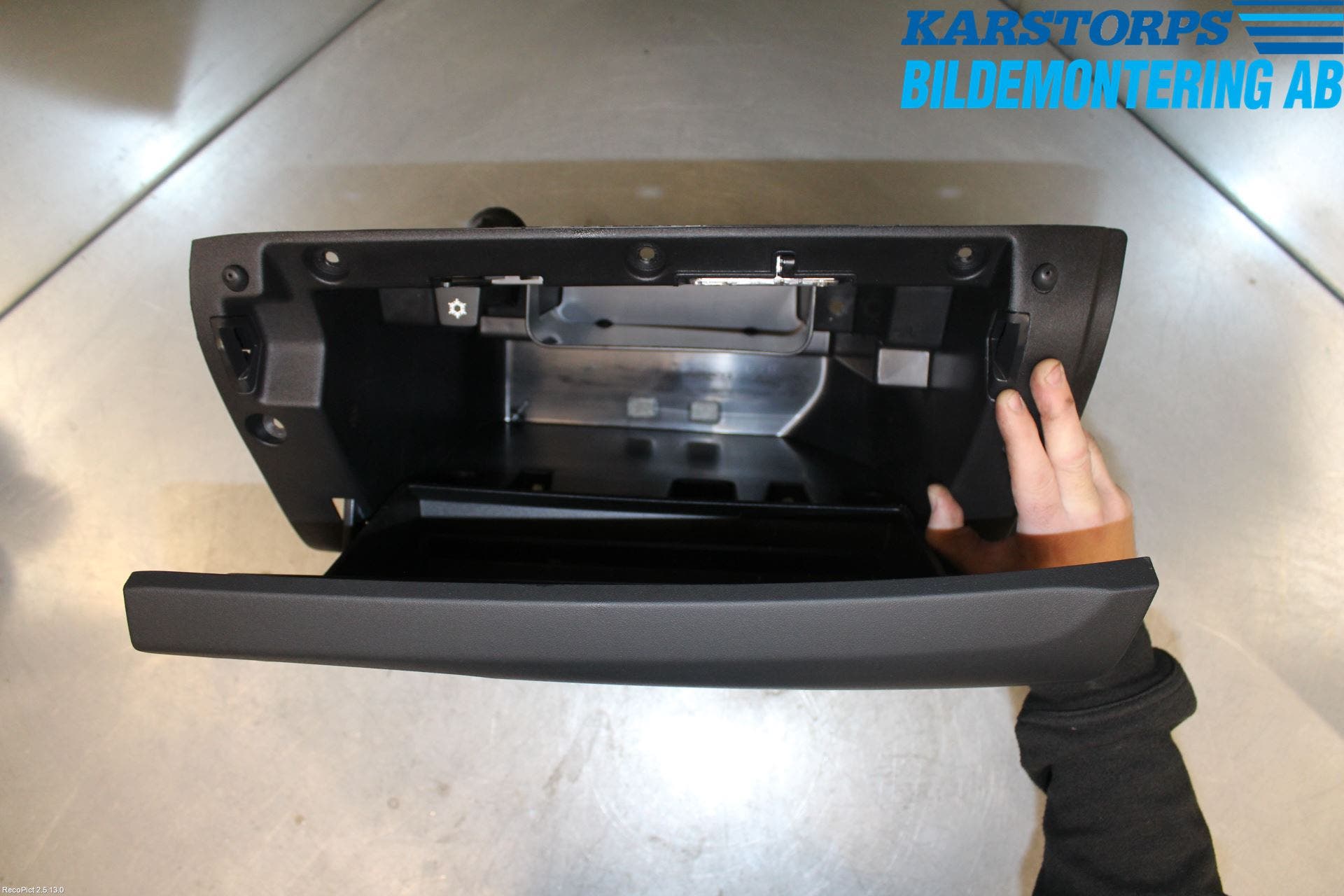 Volvo V40 12-19 Handskfack