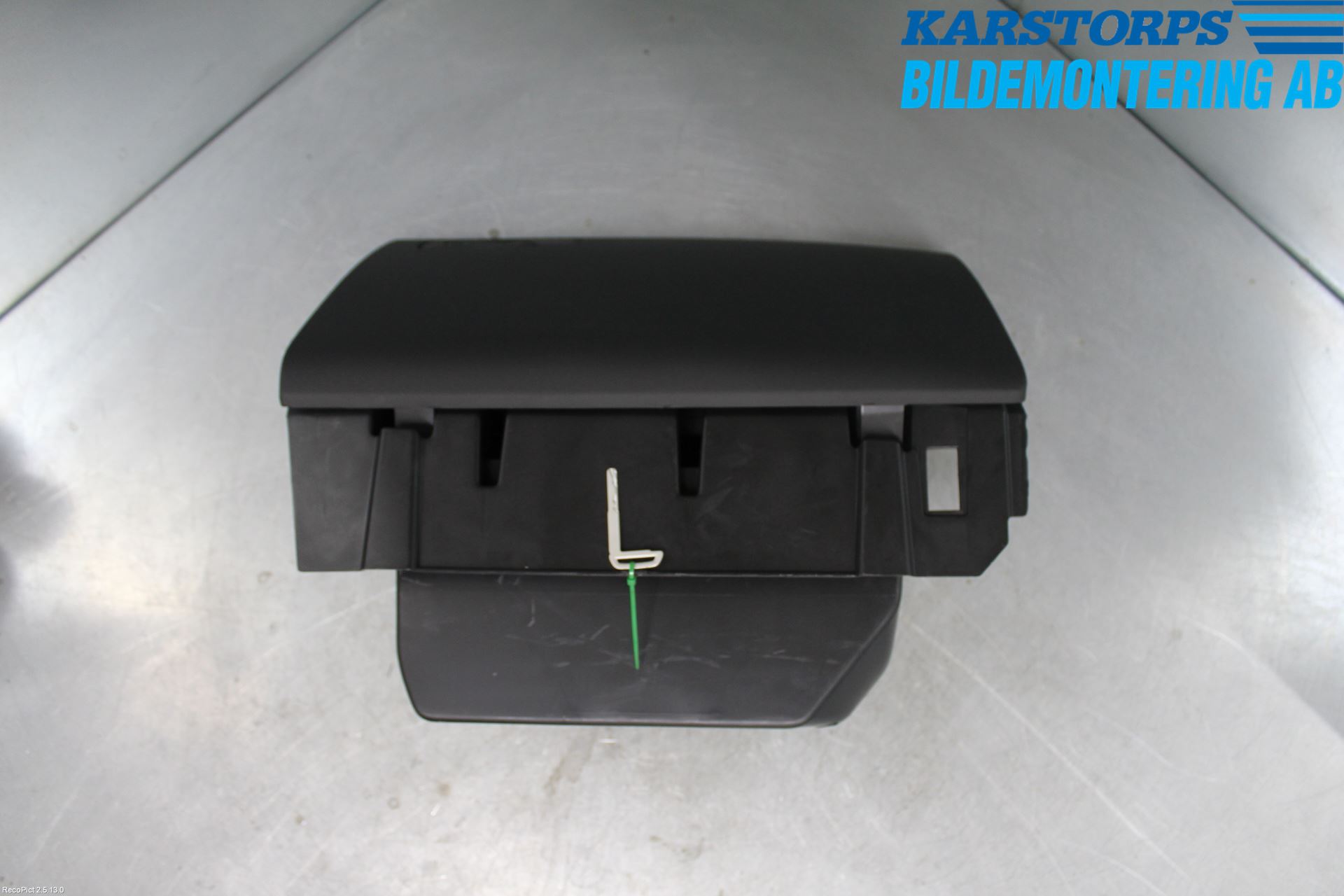 Volvo V40 12-19 Handskfack