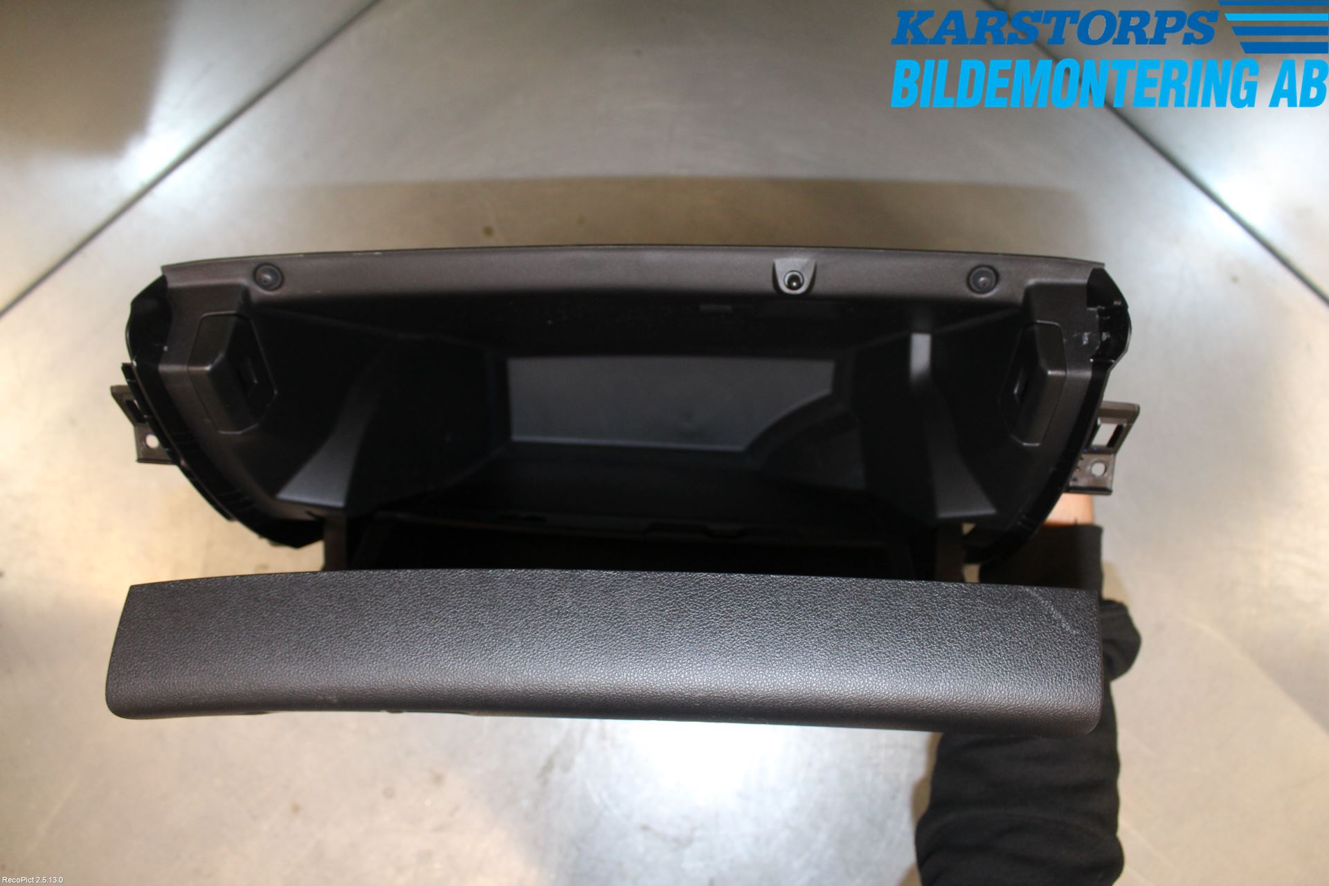 Renault MEGANE IV 16-23 Handskfack