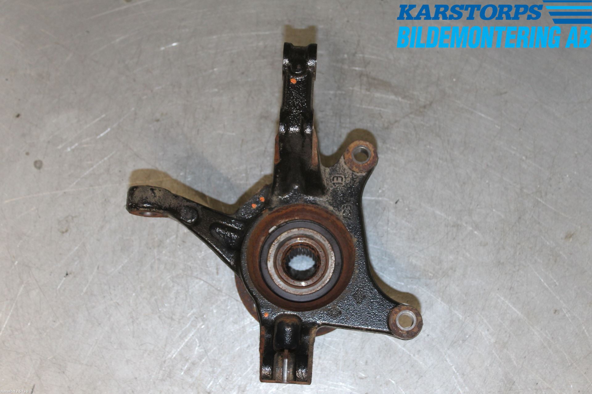 Renault CAPTUR 13-19 Styrspindel Lagerhus Vä