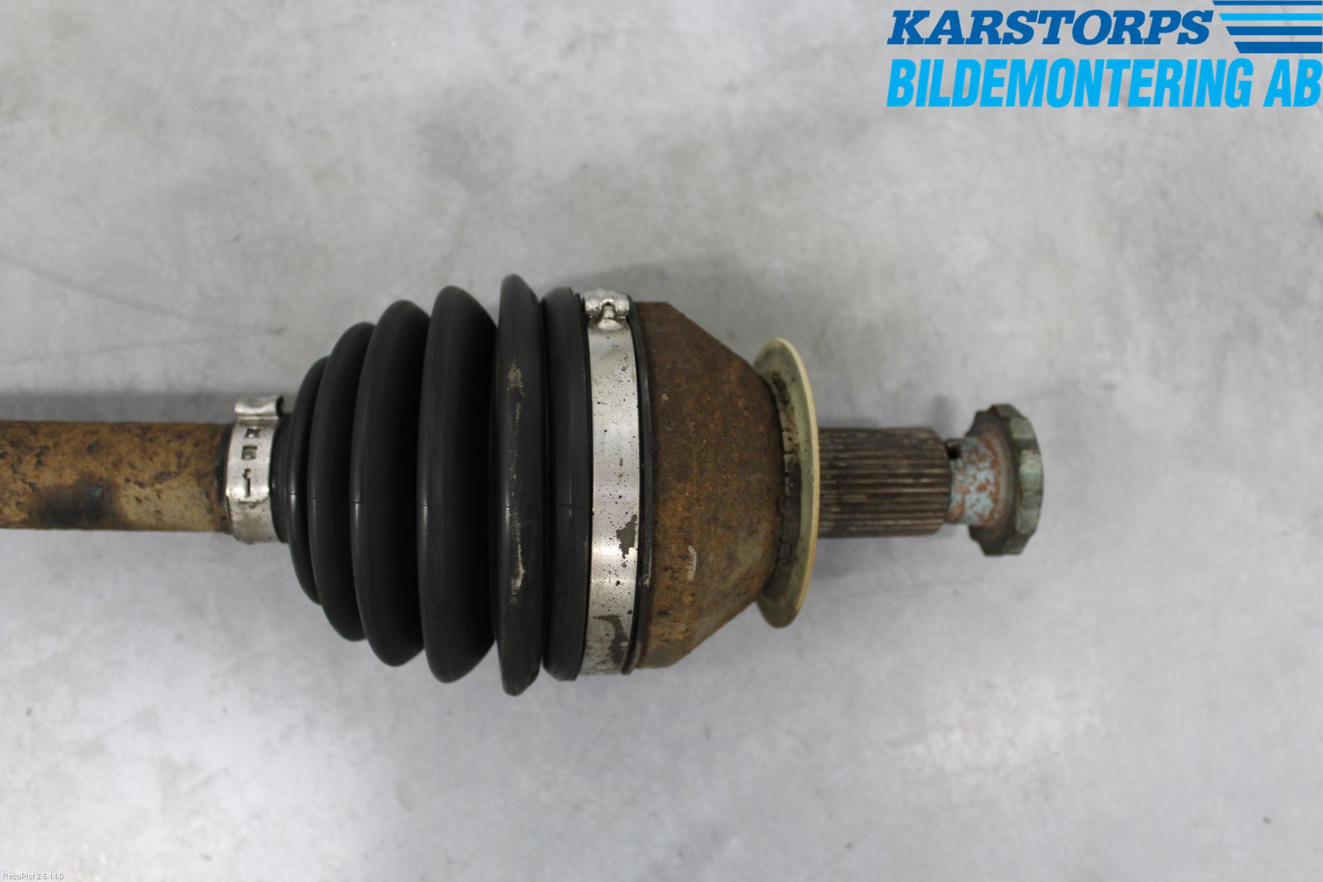 Volkswagen VW POLO 10-17 Drivaxel Fram Vänster