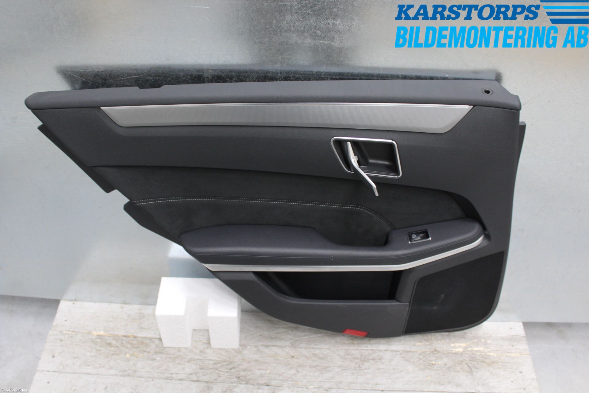 Mercedes-Benz MB E-KLASS (W212) 09-16 Dörrklädsel Vä