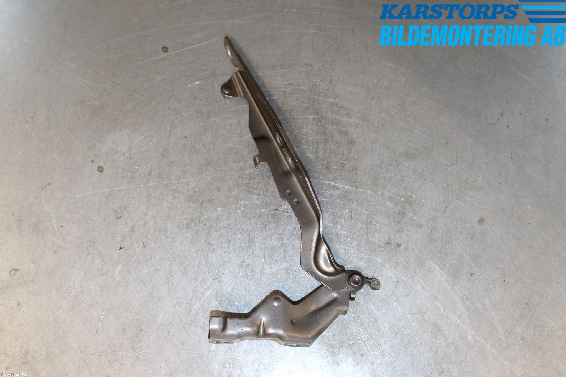 Volvo XC70 08-13 Huvgångjärn