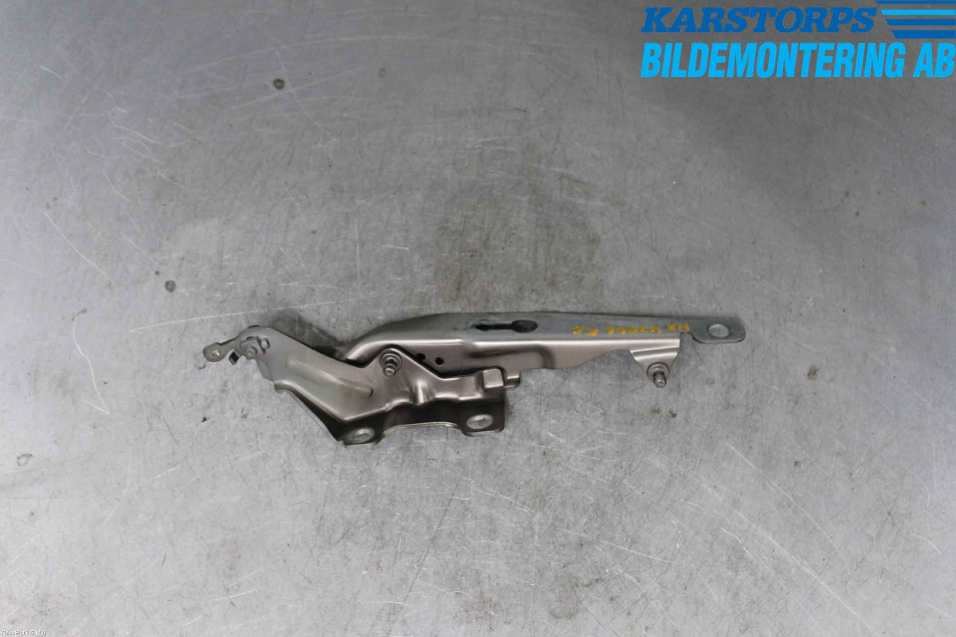 Volvo XC70 08-13 Huvgångjärn