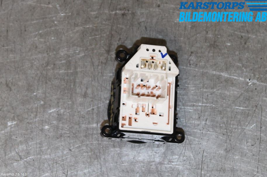 Hyundai i40 16-18 Strömställare Spegel