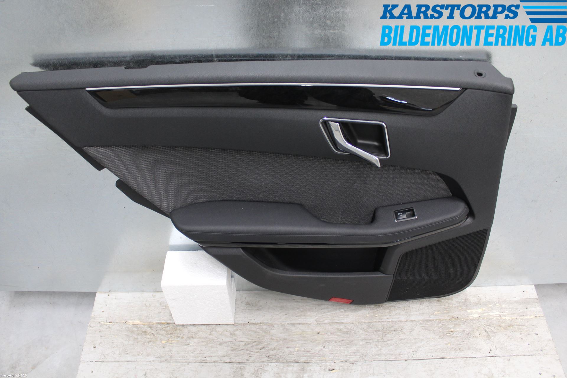 Mercedes-Benz MB E-KLASS (W212) 09-16 Dörrklädsel Vä