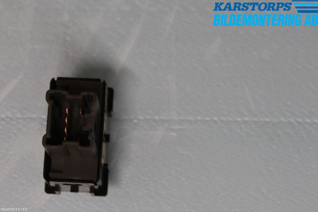 Nissan NAVARA 05-16 Strömställare Stolvärme