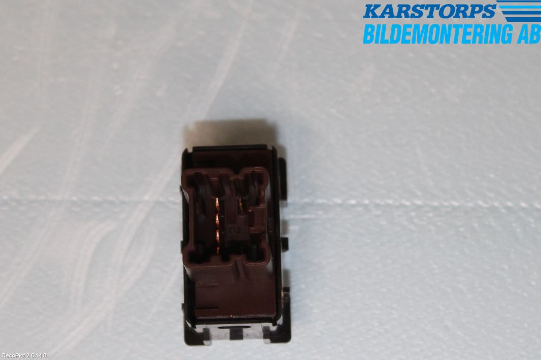 Nissan NAVARA 05-16 Strömställare Stolvärme