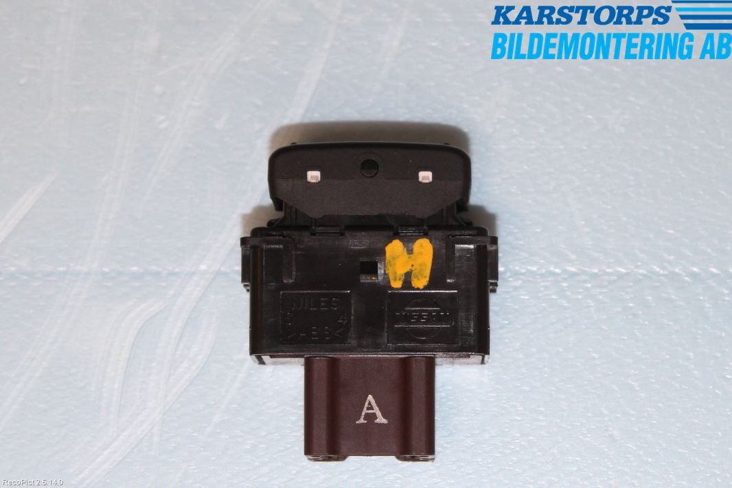 Nissan NAVARA 05-16 Strömställare Stolvärme