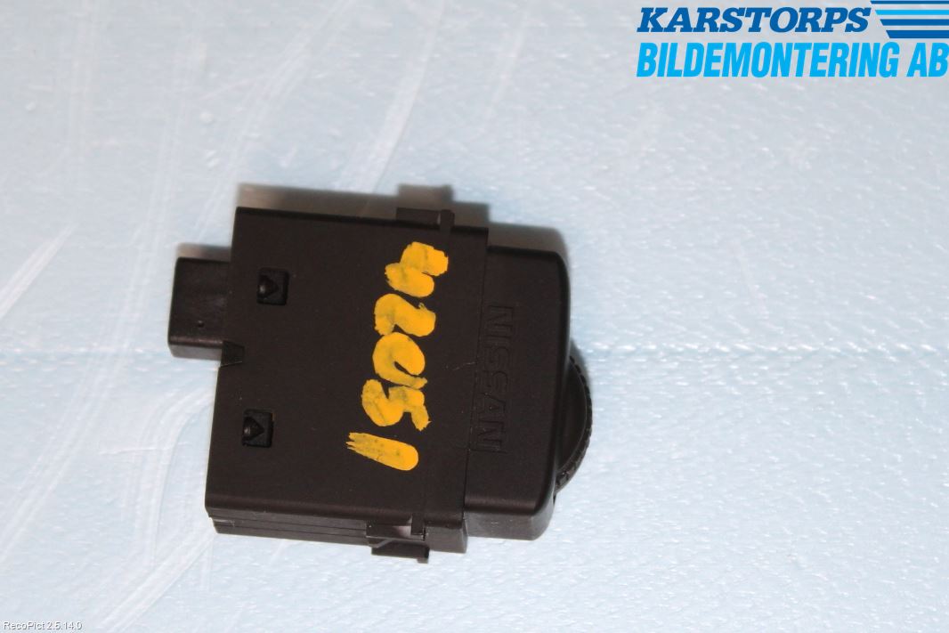 Nissan NAVARA 05-16 Str Ljusvidd Reglering