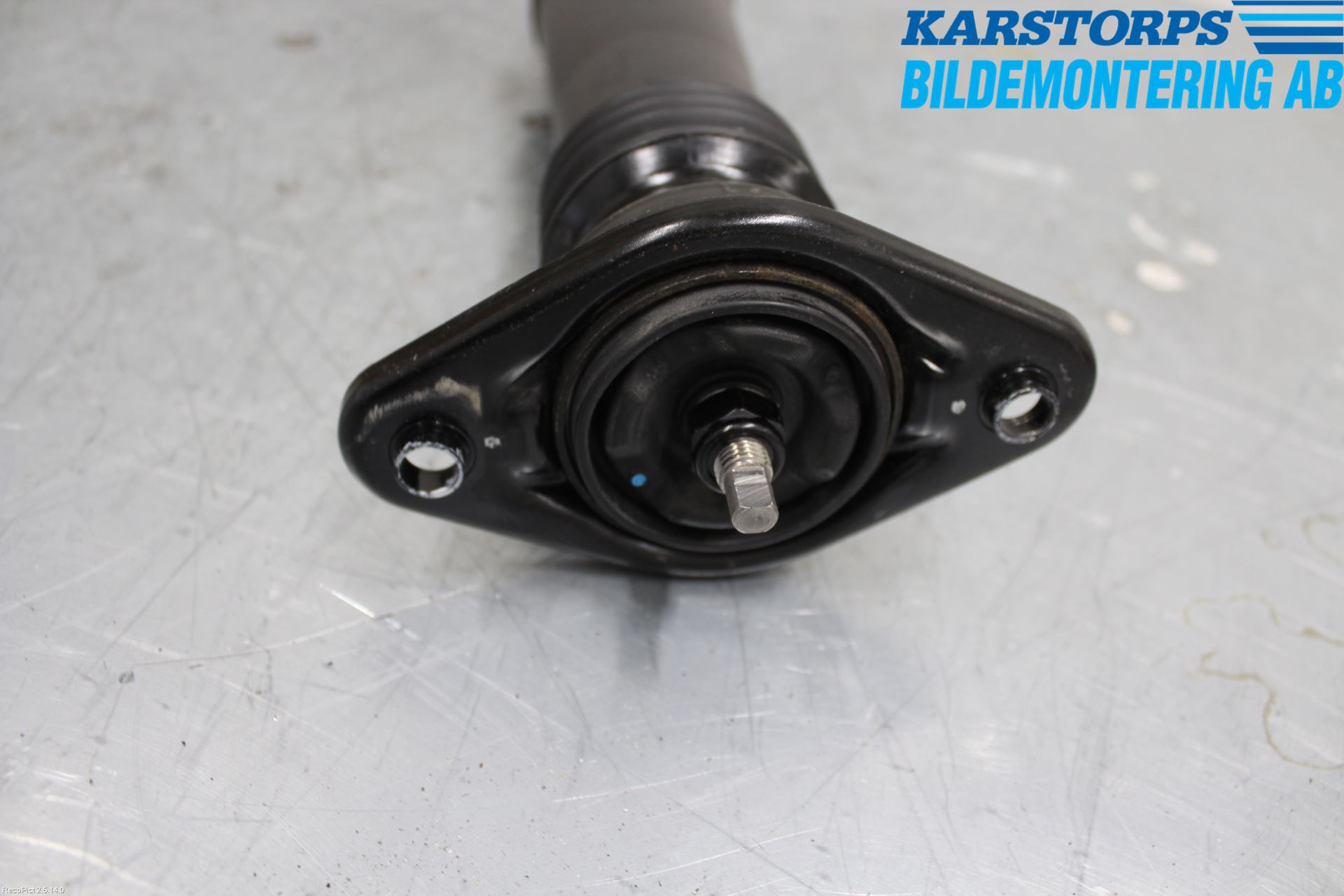 Hyundai i40 16-18 Stötdämpare Bak