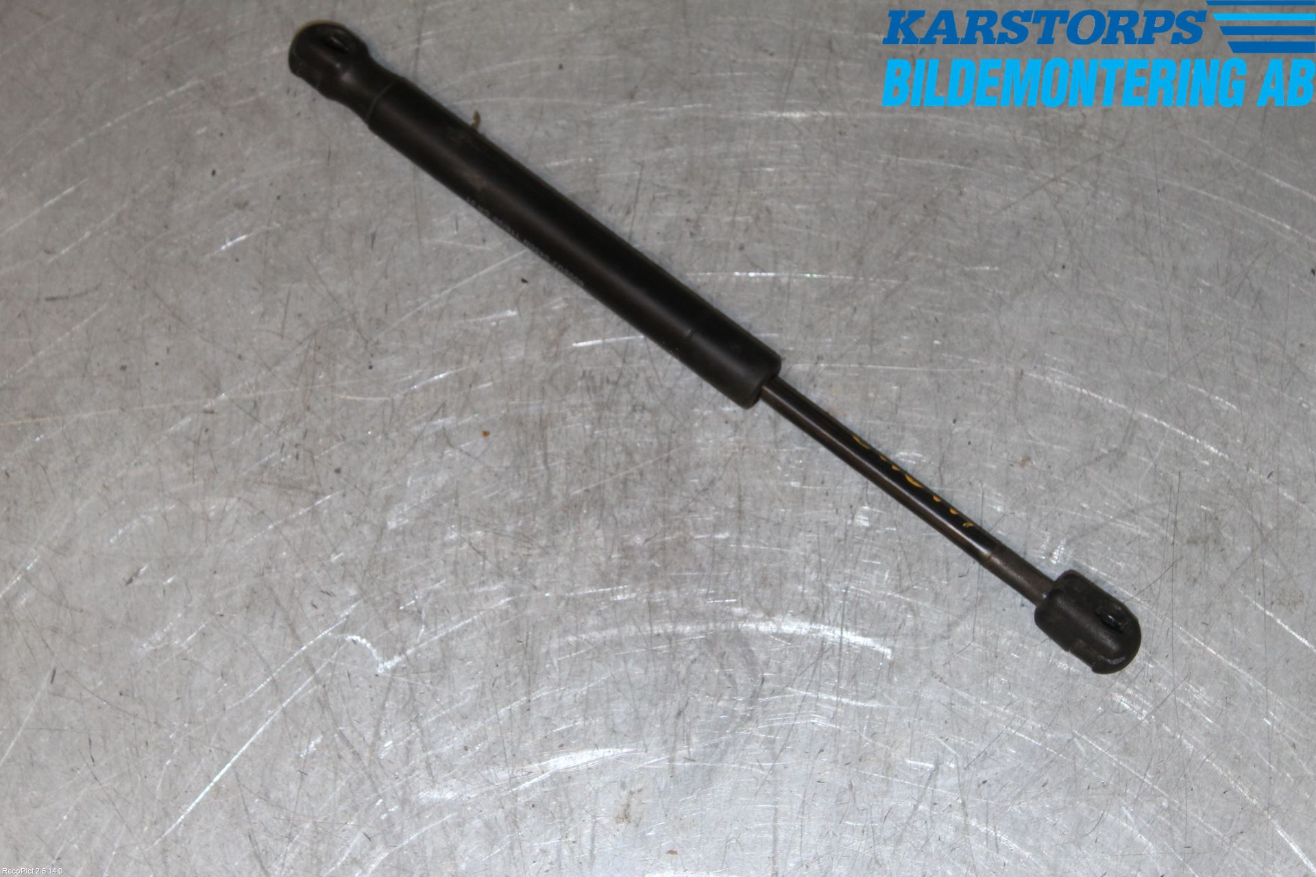 Volvo XC70 08-13 Gasfjäder Motorhuv